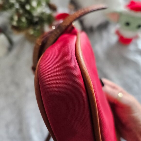 Vintage Dooney and Bourke Pouchette Maroon Nylon Crossbody EUC - Picture 6 of 7